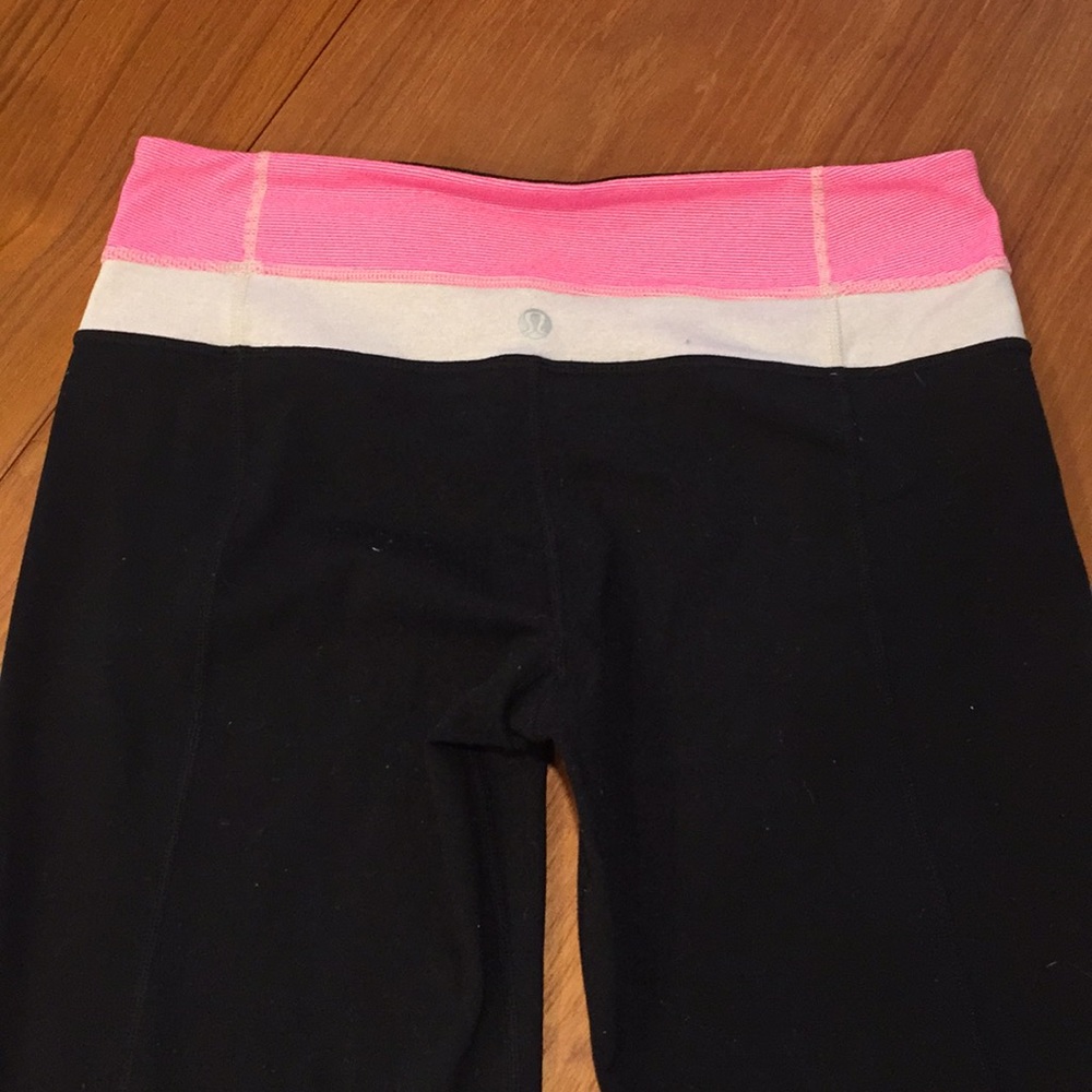 Lululemon groove pants black, pink bands, size 6